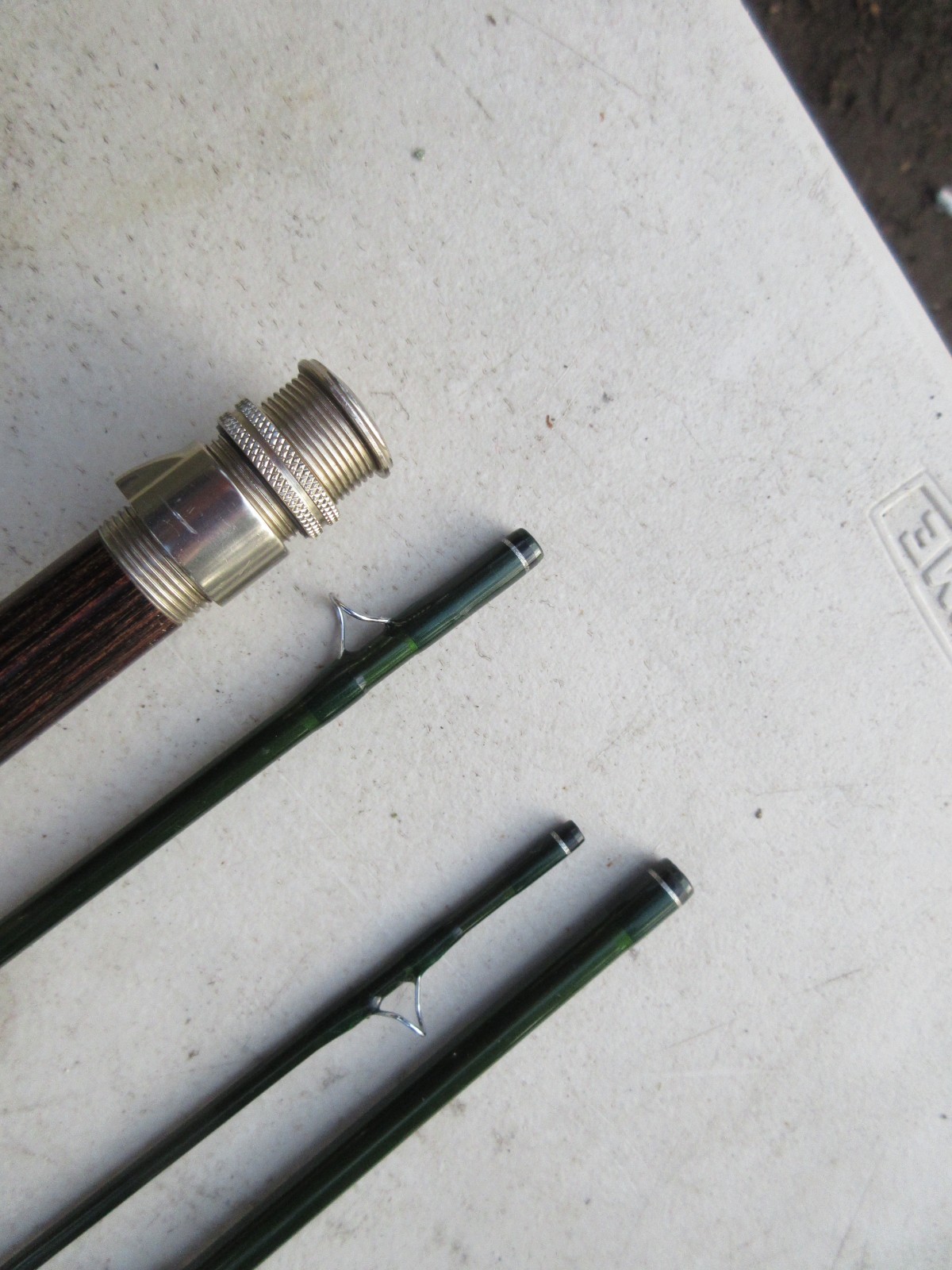 sage vxp 590 4 5wt 3 1/8oz Fly Fishing Rod pole in case, looks great