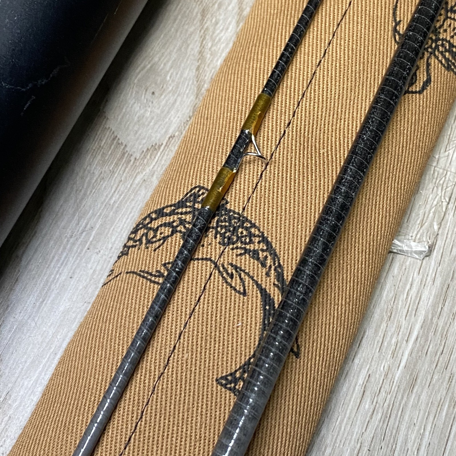 ORVIS Graphite “FAR AND FINE” 5wt 7’9″ Fly rod w/Sock Tube