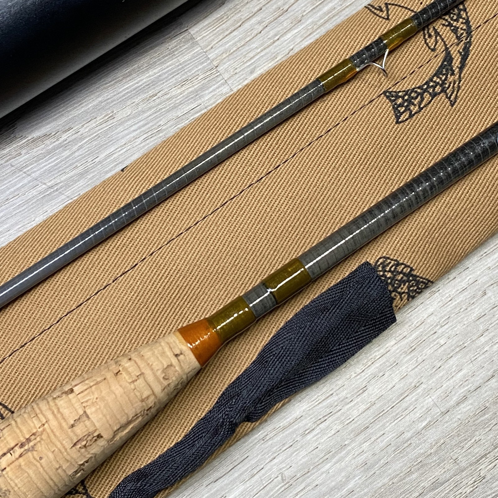 ORVIS Graphite “FAR AND FINE” 5wt 7’9″ Fly rod w/Sock Tube