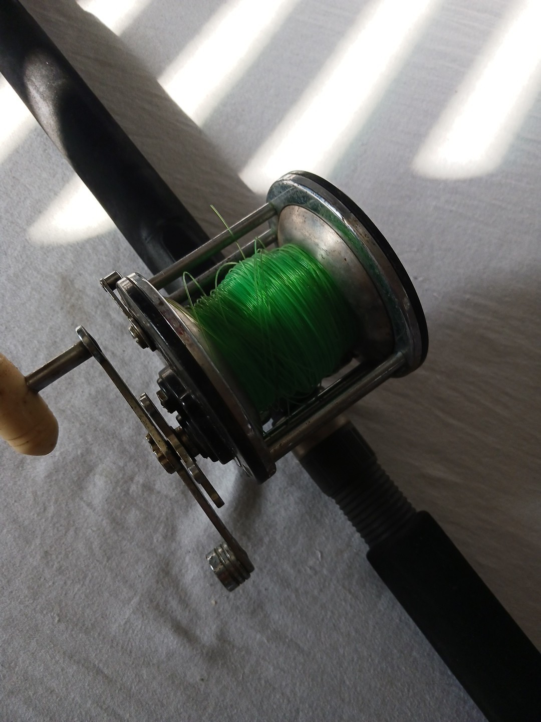Shakespeare Tidewater Fishing Rod BTW60 SUR 6′ 30-80 lb + Penn Longbeach 67 Reel