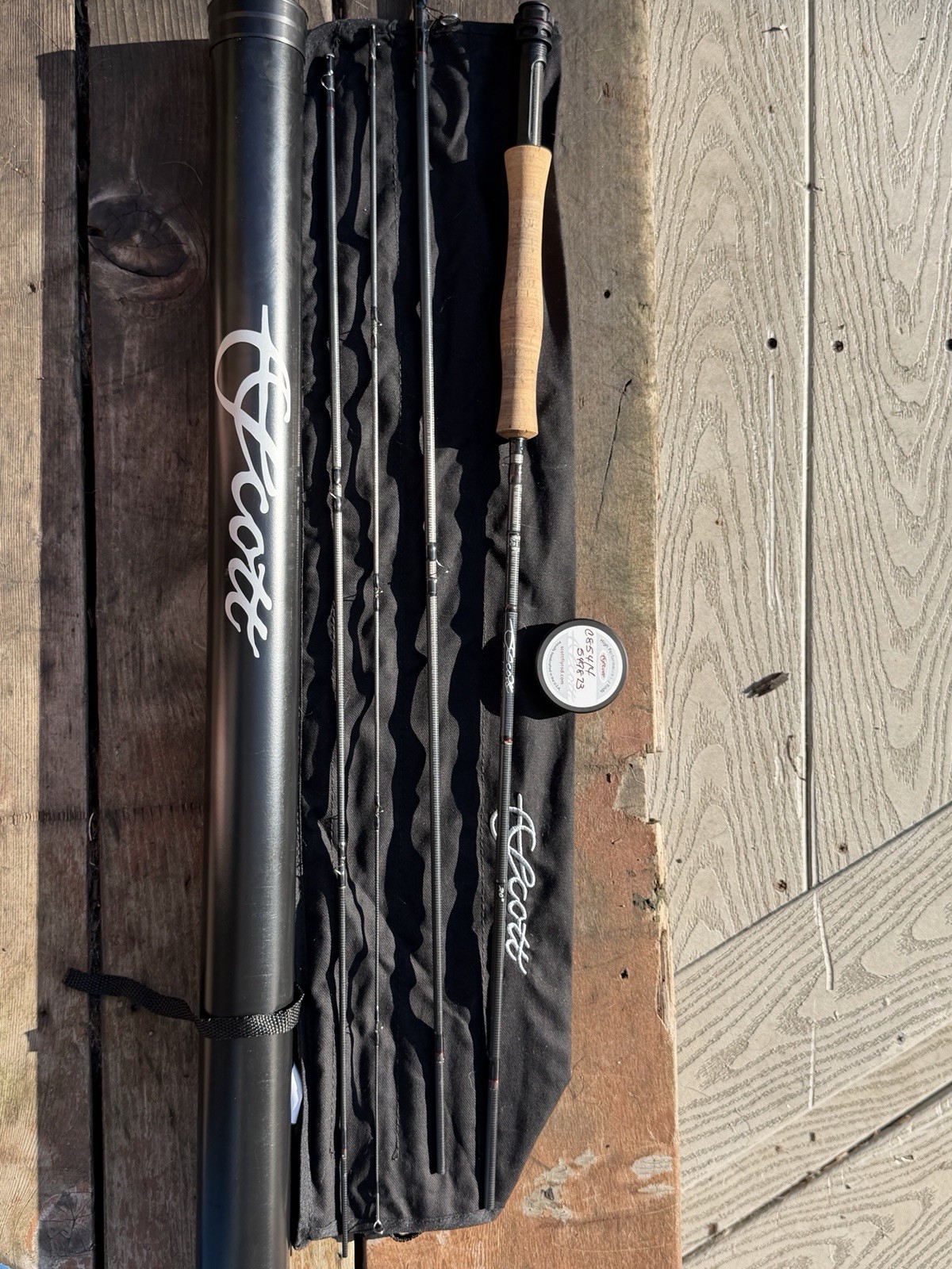 Scott Centric 8’6″ 4wt 4pc Fly Rod w/ Tube & Sock, Graphite Cork