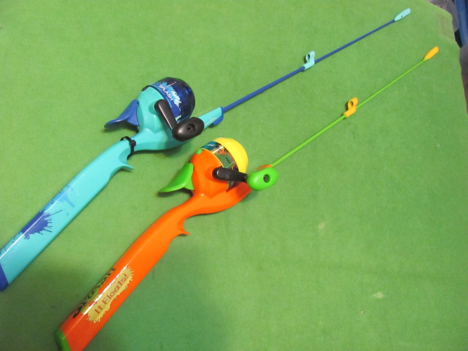 2) Zebco Splash Kids Spincast Fishing Rods & Reels Combo.
