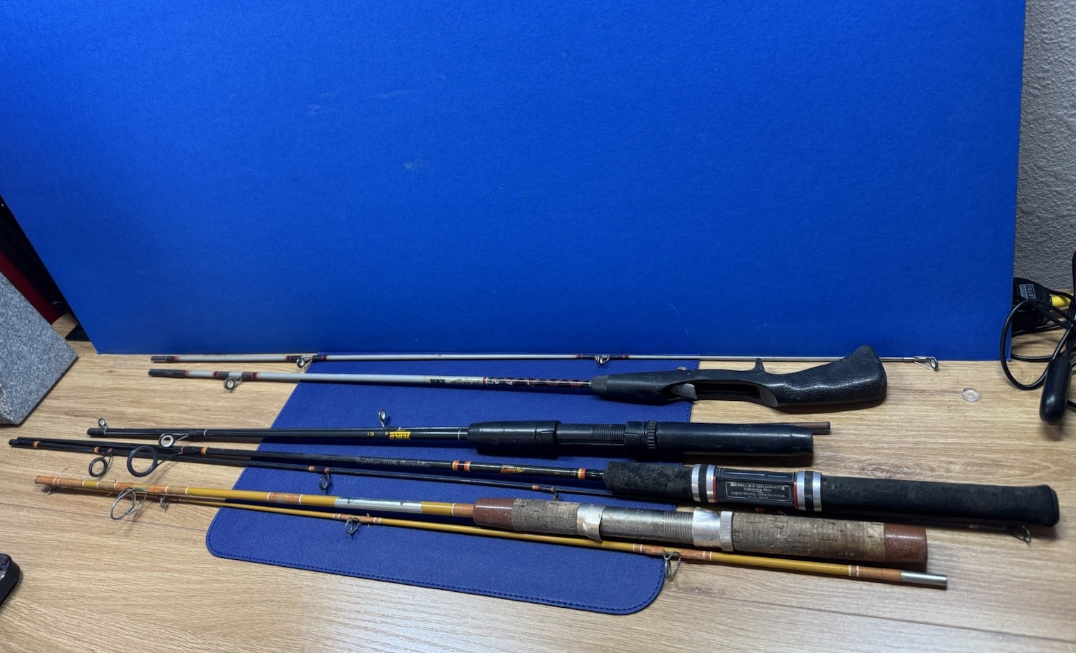 Vtg 4 2 Piece Fishing Poles ( Zebco/ Berkeley/ Unmarked READ