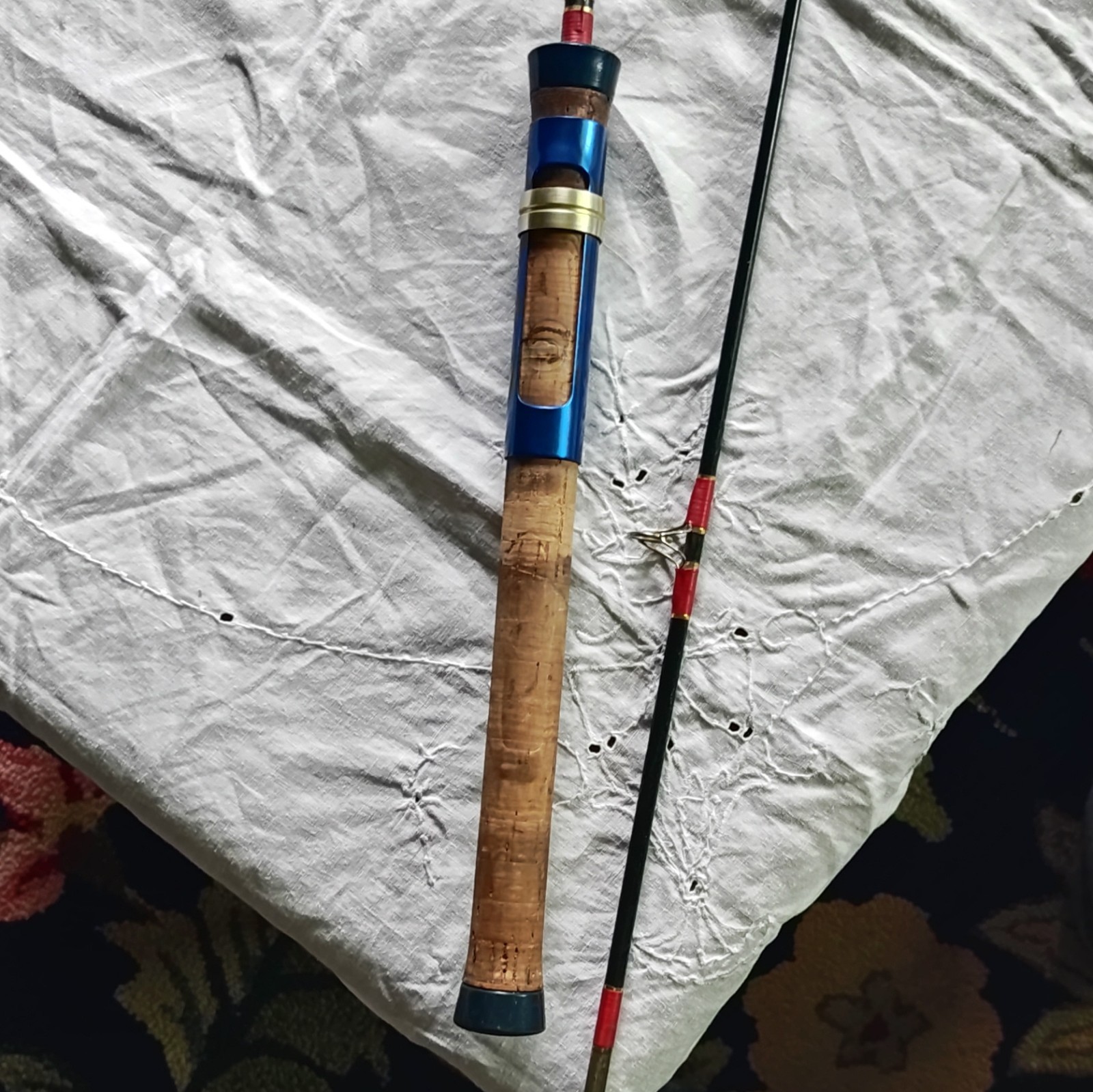 Creek 2-Piece Fishing Rod Cork Handle for Unisex Adults, Black/Red/Blue