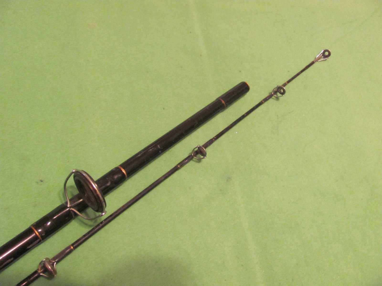 Shimano Triton TDR-2803 8′ 0″ Heavy Action Down Rigger 2-Piece Rod