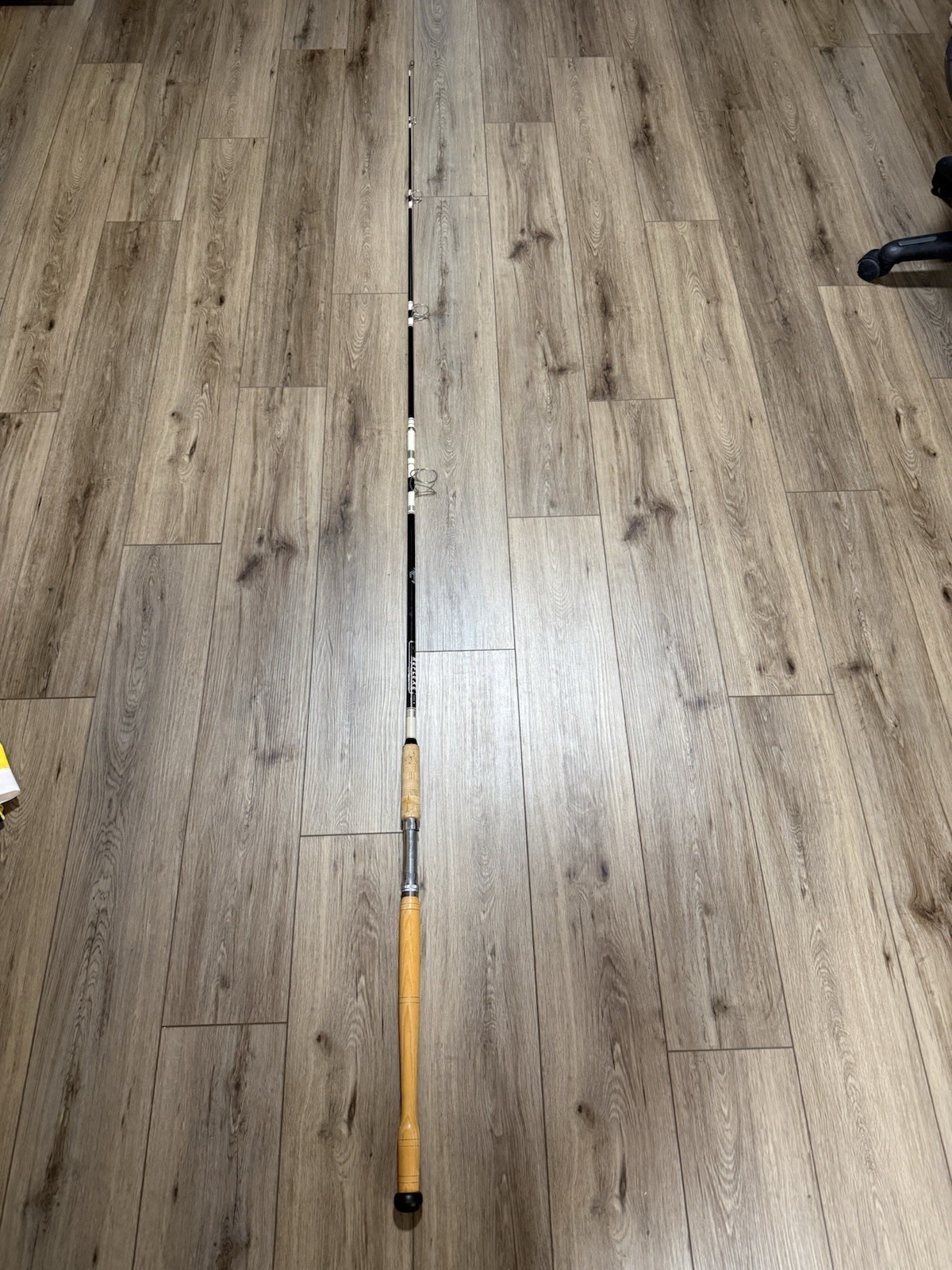 Gladding Quick Reflexe R585-M Nypoxy 8′ 6″ Two 2 Piece Heavy Surf Rod 25 lb.
