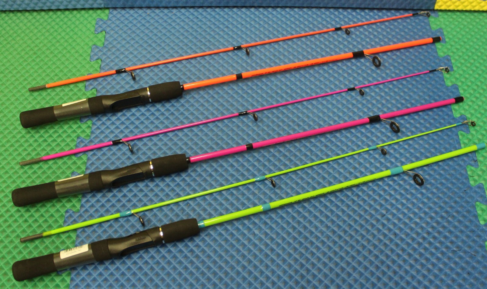 Hot Stick 4′ 6″ Medium Light 2-Pce Spinning Rod HOTS462ML CHOOSE YOUR HOT COLOR!