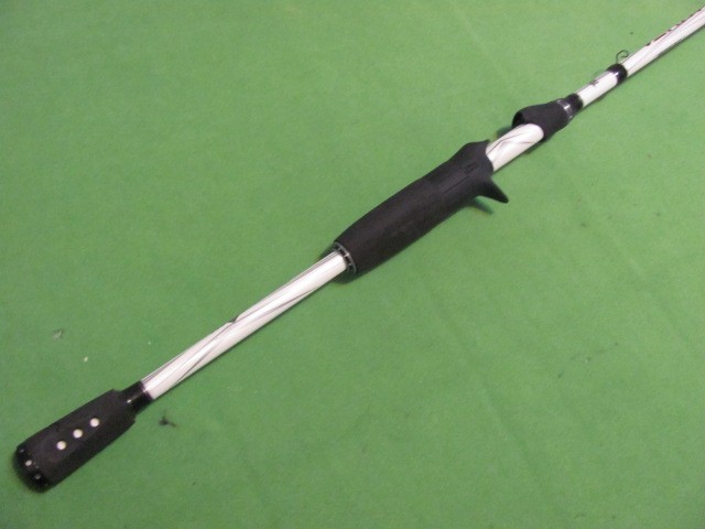 Abu Garcia VERITAS 7′ 6″ Medium Heavy Action Casting 1-Piece Rod