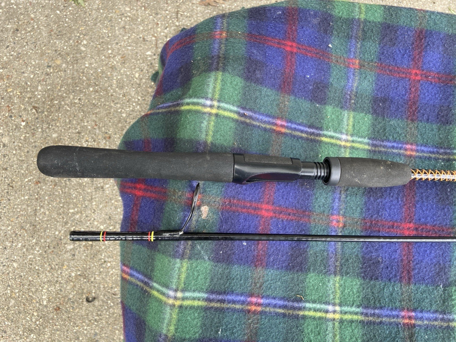 SHAKESPEARE UGLY STIK SPL 1101 5’6″ LIGHT ACTION 2 PIECE SPINNING ROD