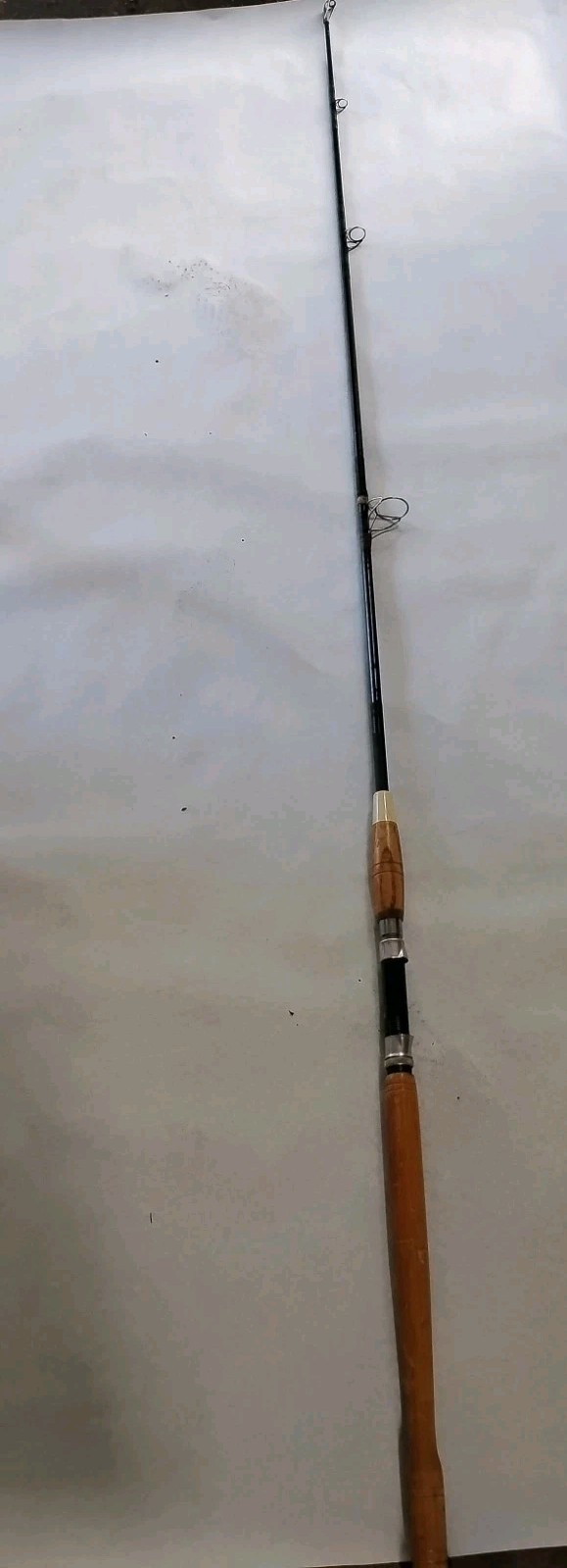 One Piece 6′ 4″ 20-50 Lb Heavy Duty Rod