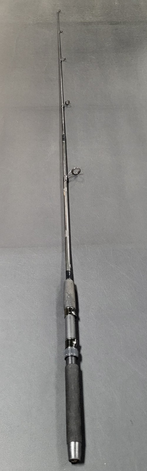 Shimano 6’ Spinning Rod, Model FX-2602A, 2-Piece, 5 Guides, Split Foam Grip, VG+