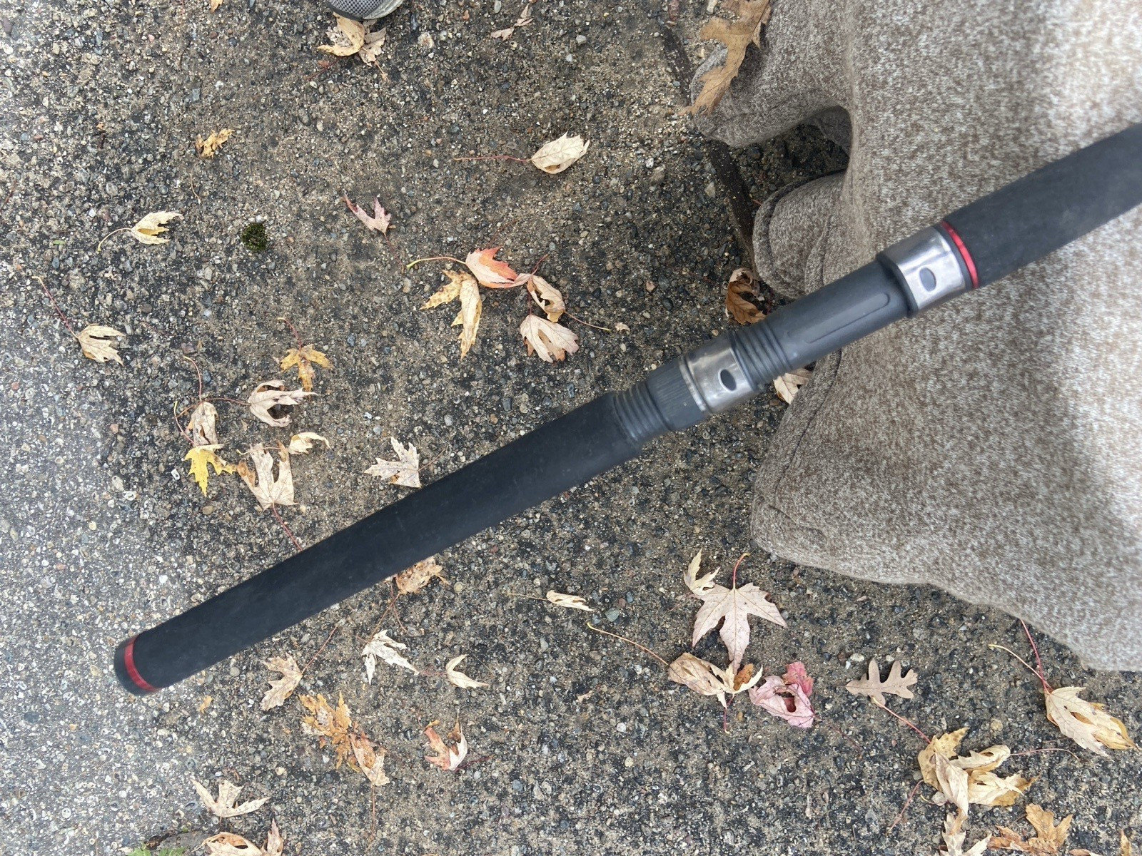 HARDLY USED SHAKESPEARE UGLY STIK GX2 USSP701MH 7 FOOT 1 PIECE SPINNING ROD