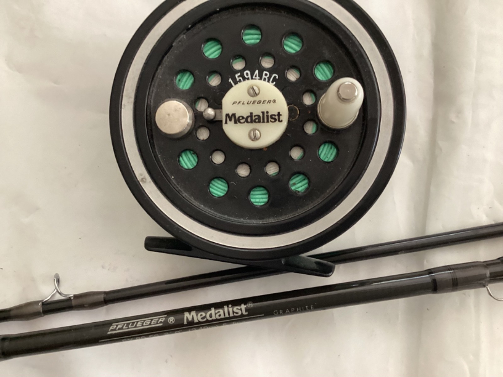 PFLUEGER MEDALIST 2 PIECE GRAPHITE FLY ROD Model FY 80-576 8FT. 5 LINE-NEW