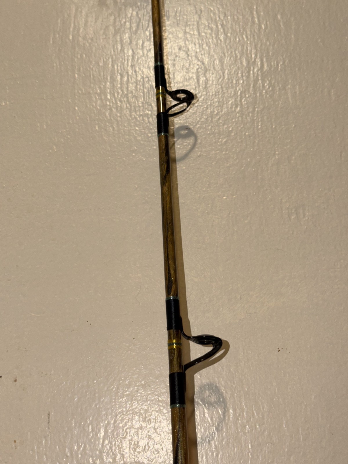 CUSTOM CONVENTIONAL ROD 7′ BLACK/GOLD SILVER MARBLE 15-30 LB TURBO NEW
