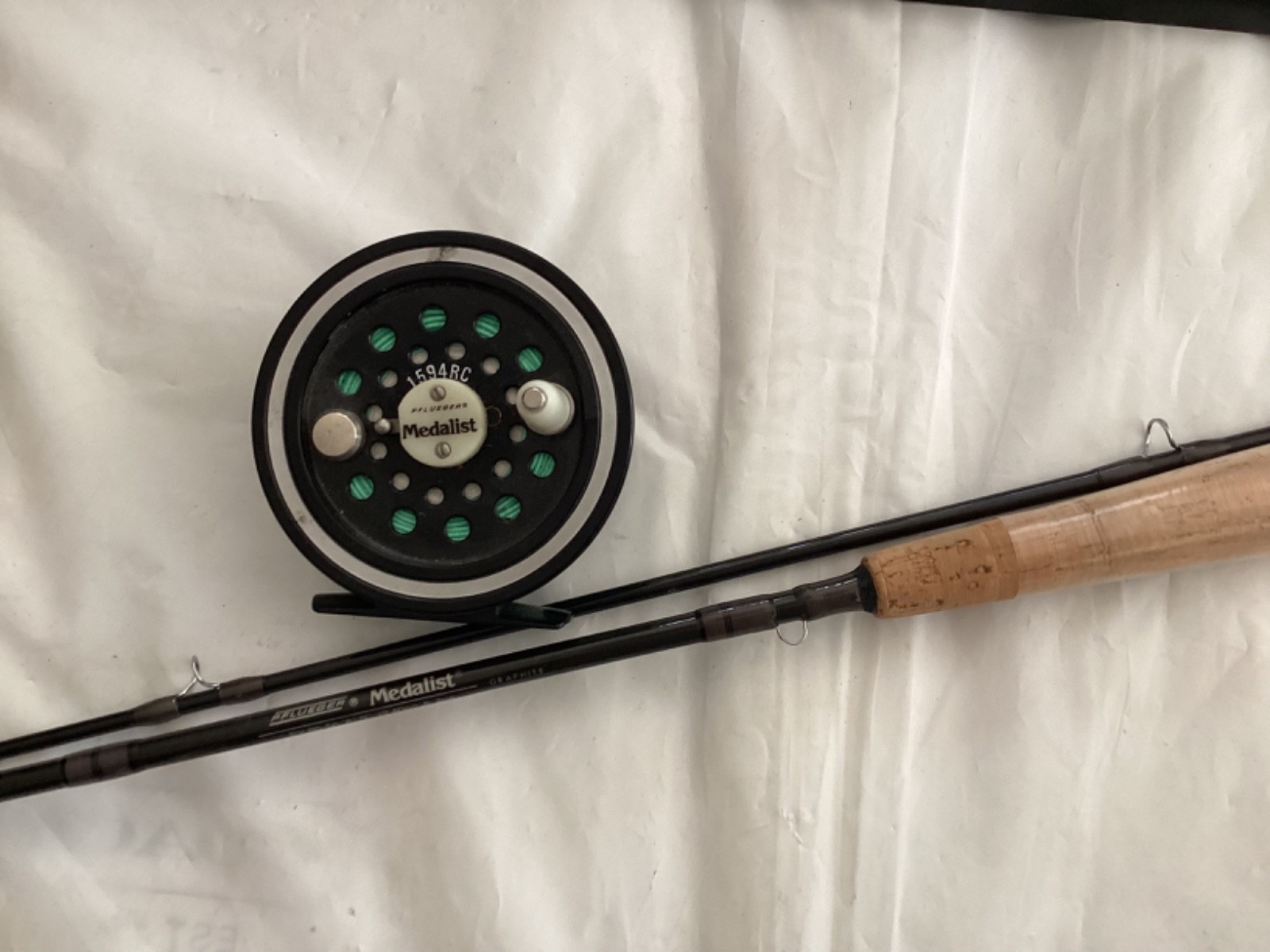 PFLUEGER MEDALIST 2 PIECE GRAPHITE FLY ROD Model FY 80-576 8FT. 5 LINE-NEW