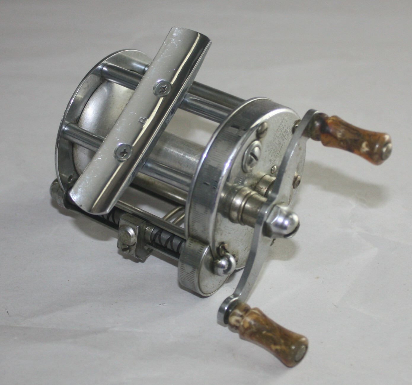 Pflueger B – Skilkast Fishing Reel, No. 1953