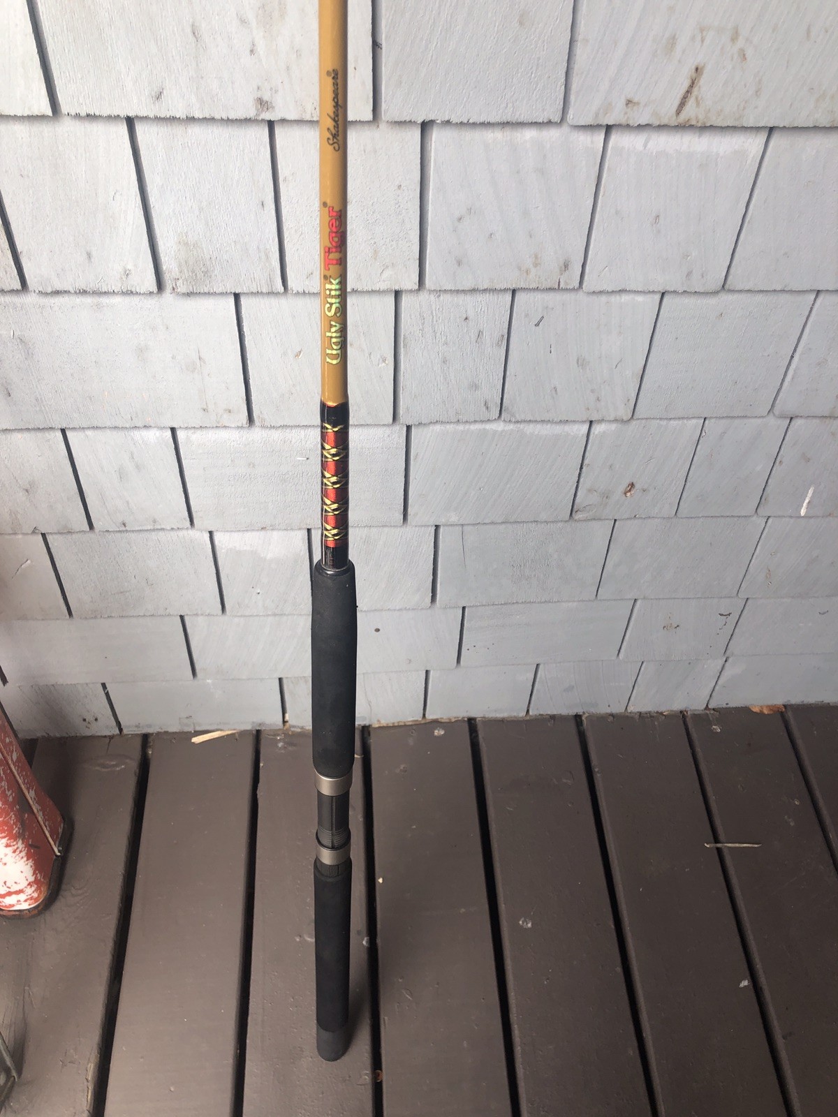 Shakespeare Ugly Stick BWS 2201 7’ MD. ACTION 20-50lb 1 Piece Rod