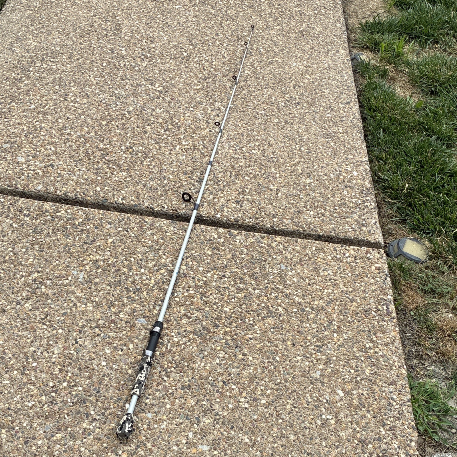 Zebco Folds of Honor Special Edition Spinning Rod 6′ Med Mod White/Blue