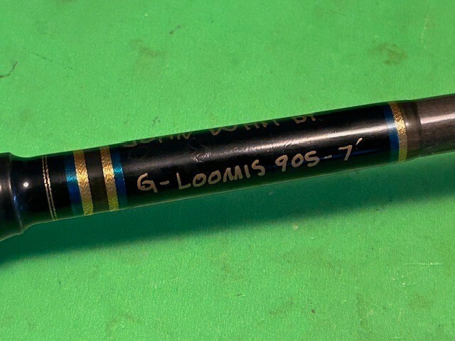 CUSTOM G LOOMIS 905 7 FOOT 2 INCH 15 TO 30 POUND CLASS CONVENTIONAL FISHING ROD