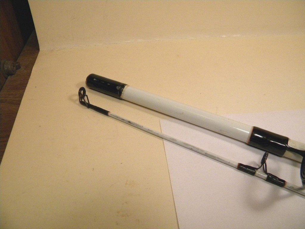 Wright & McGill Eagle Claw Surf Beast CRS200 8′ spinning rod