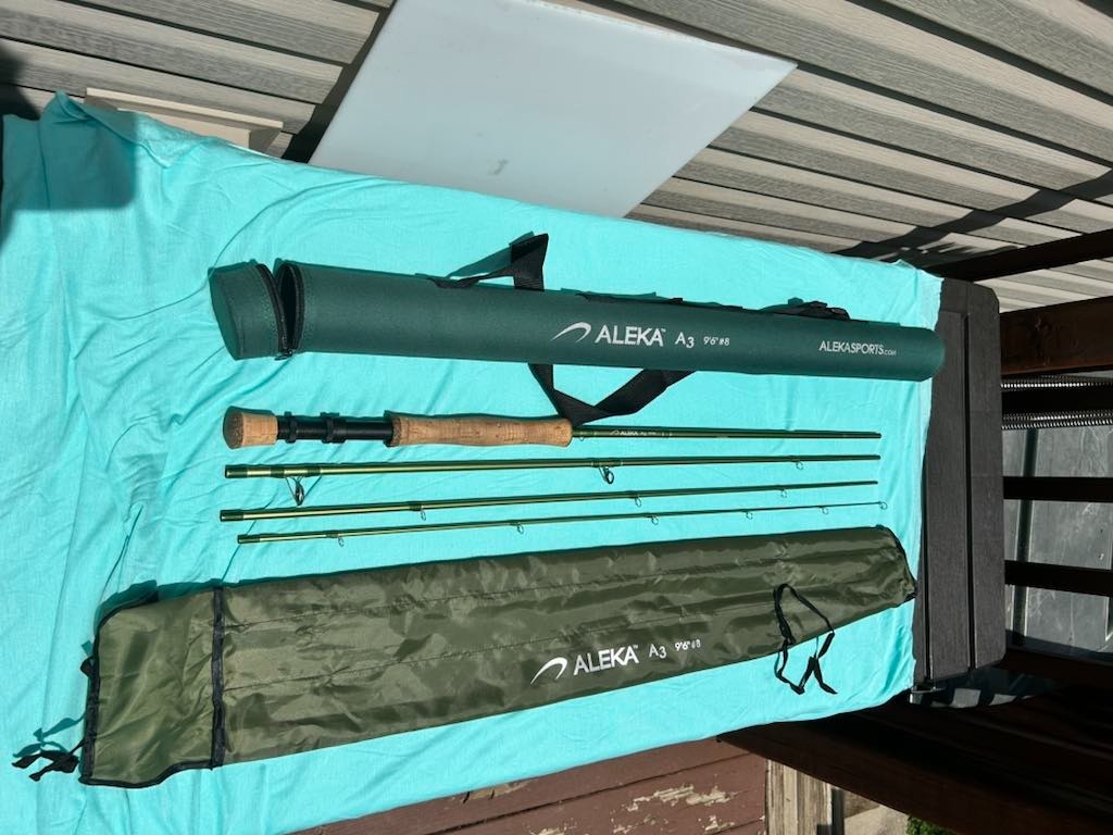 ALEKA 9′ 6″ 8 WT FLY ROD 4PC W/BAG AND TUBE CASE