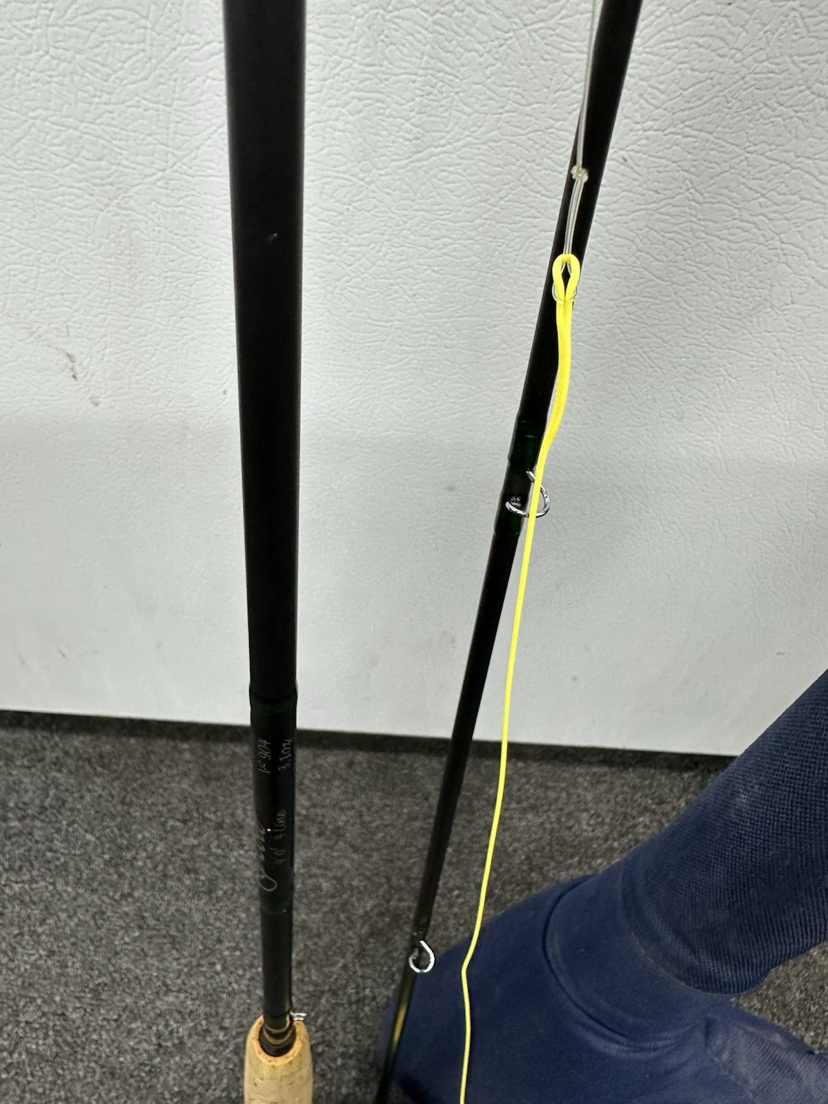 Scott V2 904 3.1 Oz 4 Line Fly Rod 2 Piece W/ Orvis Battenkill 5/6 And Case