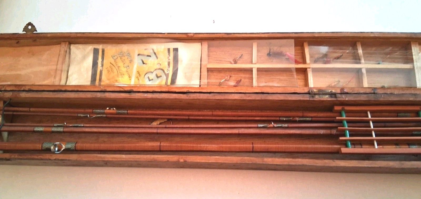 5pc Vintage Crown Japanese 8′ Bamboo Fly Fishing Rod w/ Crown Brand Box & Flies