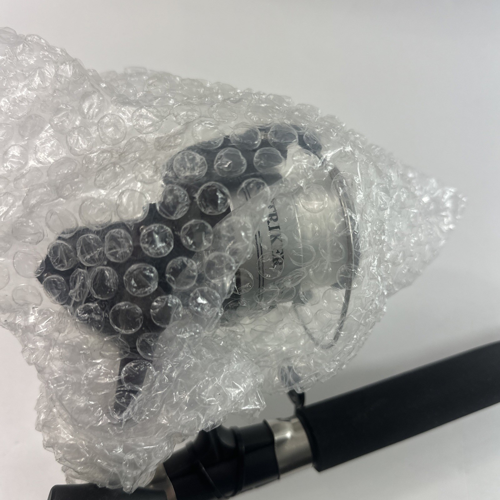 Sea Striker Fishing Pole and Reel SS8B LINE WEIGHT 10-25 JE21 ST5080 NEW