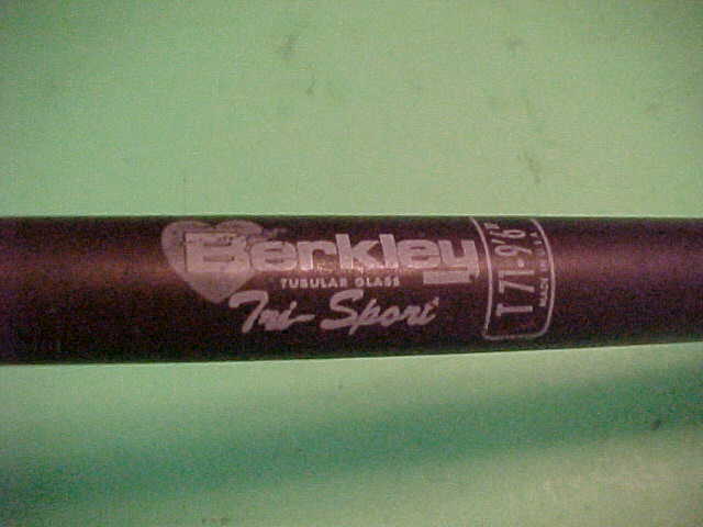 VINTAGE BERKLEY TRI-SPORT T71 9 FOOT 6 INCH 15-40 POUND RATED SURF SPINNING ROD