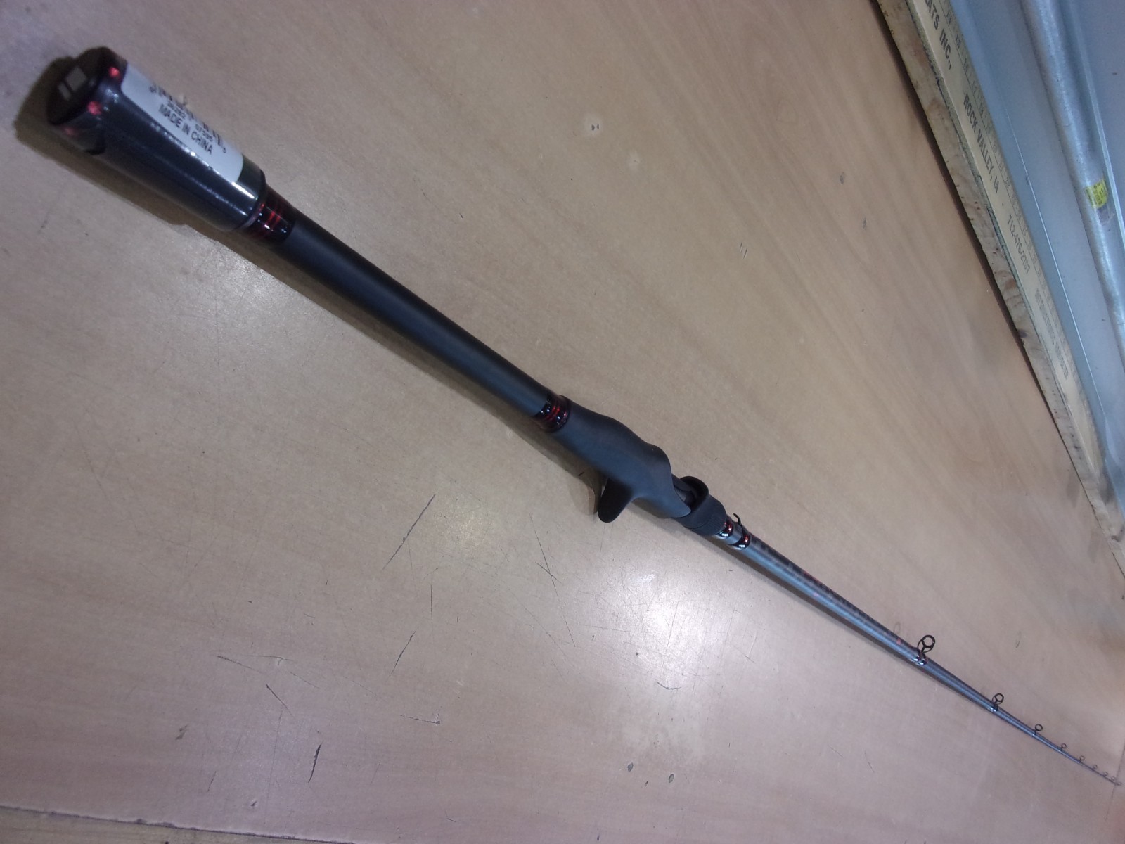 ABU GARCIA VENDETTA II 7 foot 6 inch Heavy SPINNING ROD