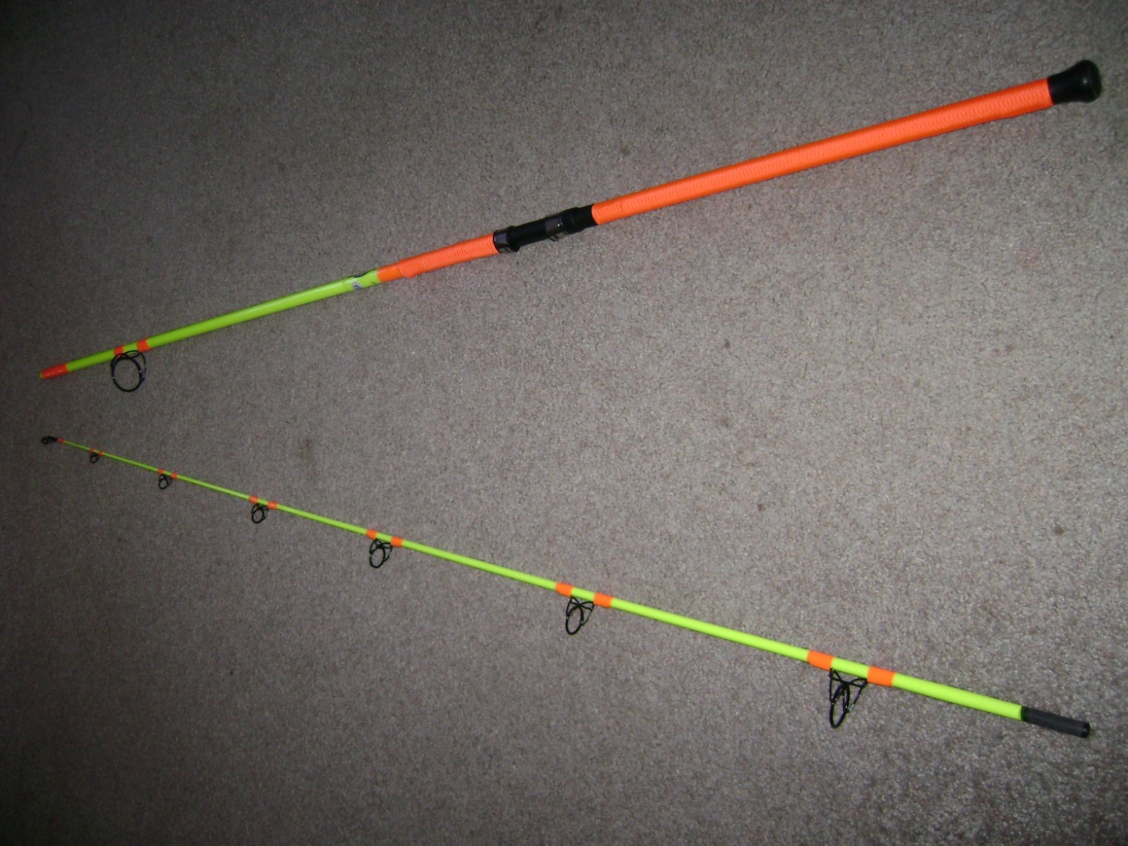 GLOW ROD MEAT HUNTER FLEX 10′ HVY SPINNING -GLOWS LEMON UNDER BLACKLIGHT !