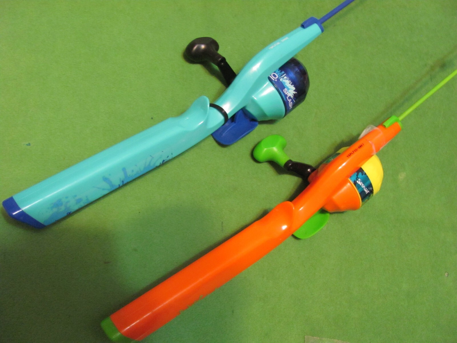 2) Zebco Splash Kids Spincast Fishing Rods & Reels Combo.