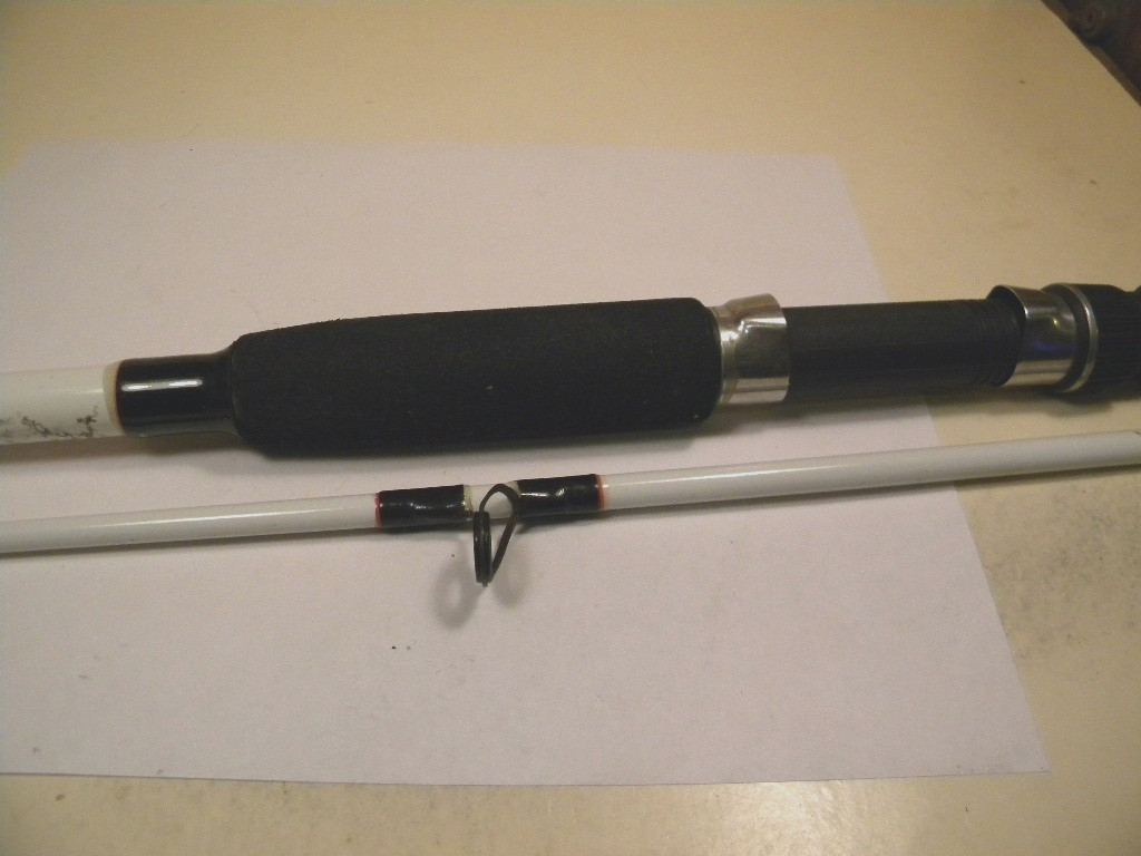 Wright & McGill Eagle Claw Surf Beast CRS200 8′ spinning rod