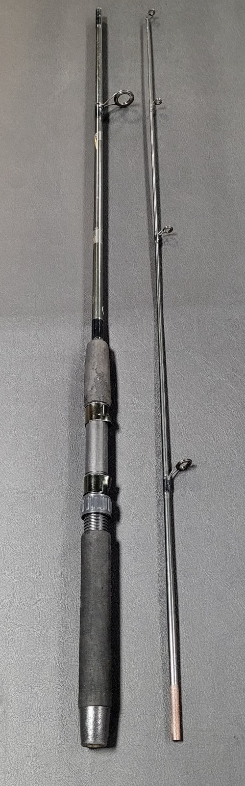 Shimano 6’ Spinning Rod, Model FX-2602A, 2-Piece, 5 Guides, Split Foam Grip, VG+