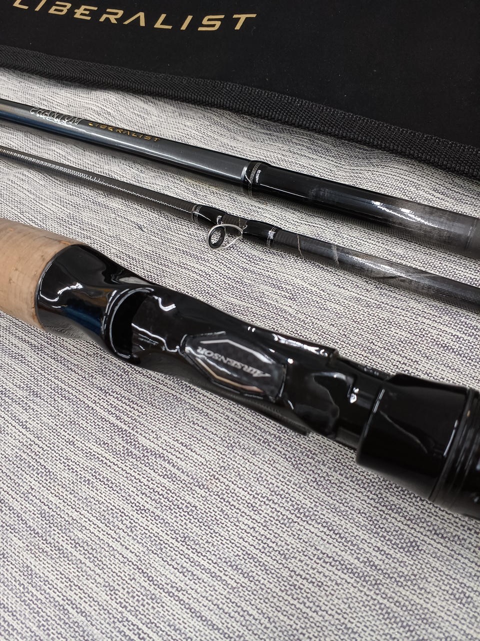 Daiwa Phantom Liberalist 8’0″ Bass Fishing Rod 3-Piece, Medium Power