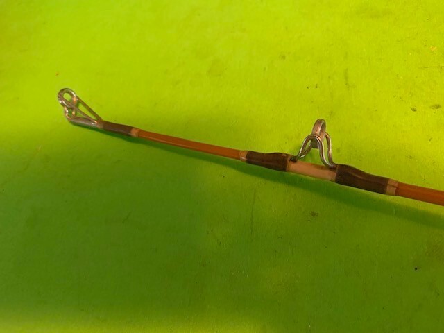 VINTAGE SABRE GOLDEN 6 FOOT 6 INCH 20 TO 50 POUND RATED CONVENTIONAL FISHING ROD