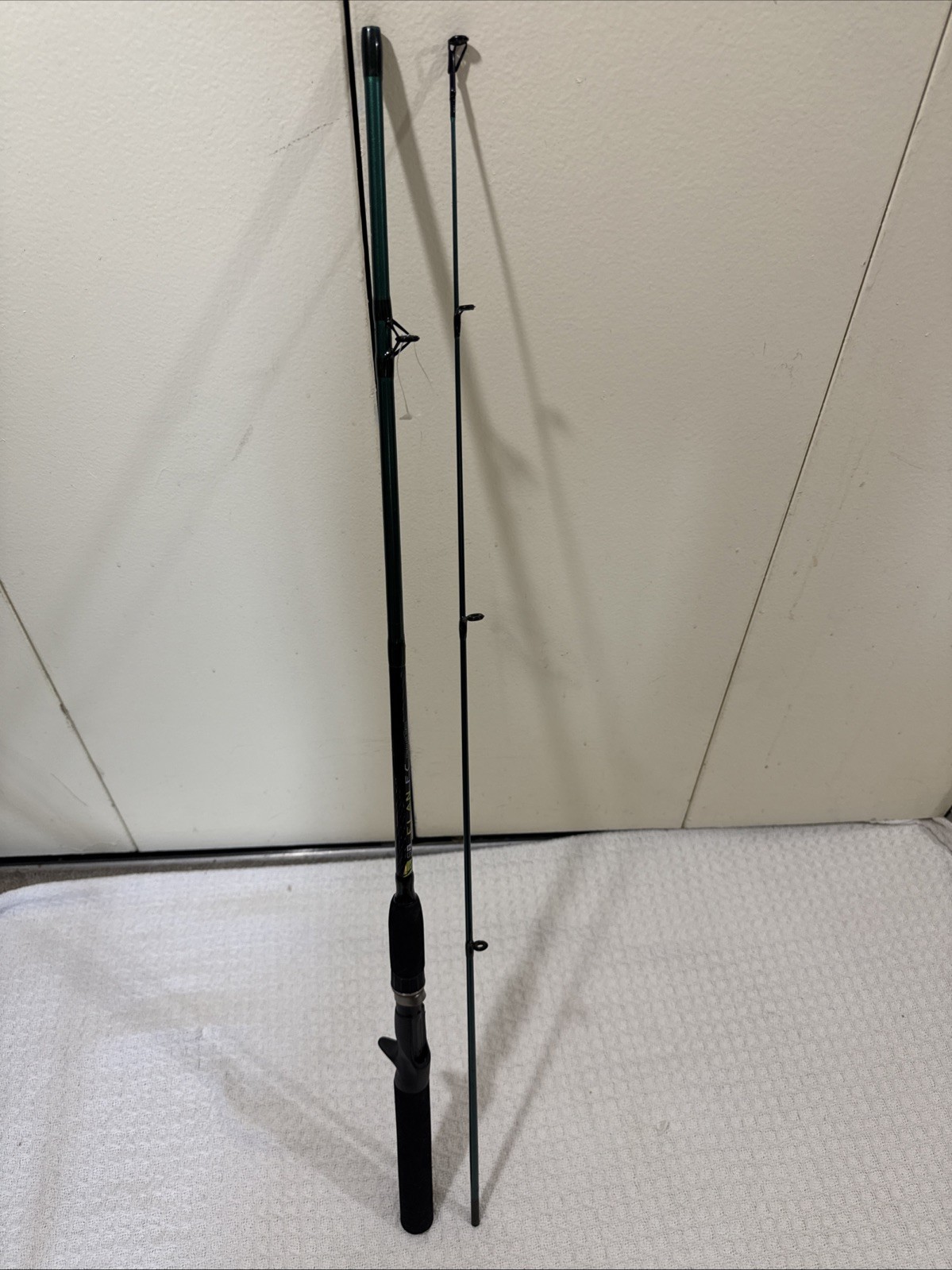 South Bend Elan FC F6’ Medium Action Two-piece Spinning Fishing Rod 6-14 lb Test