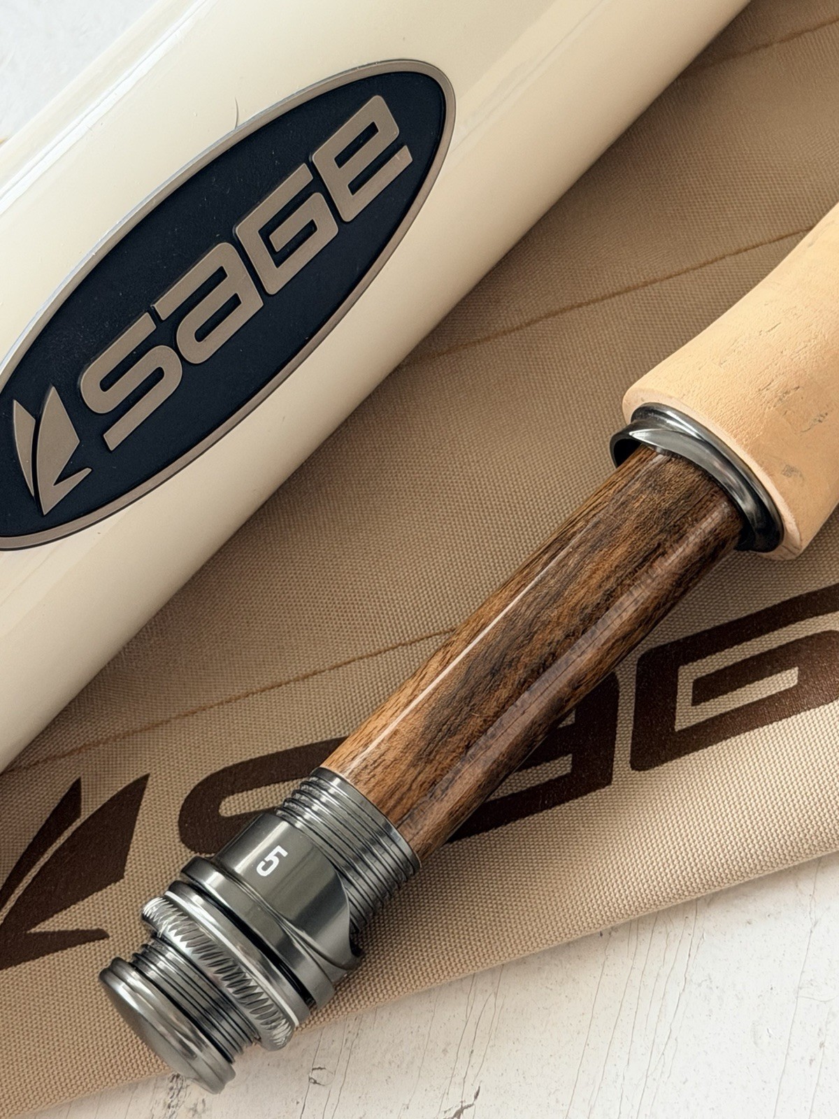**BEAUTIFUL** 🔥 SAGE CLASSIC R8 5wt. 8’6”in FlyRod!!🔥~LEGENDARY~🔥