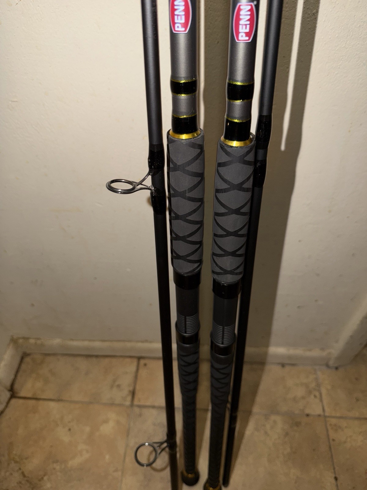 PENN BATTLE IV SURF SPINNING RODS BTLIV2040S102H 2 PC 1-5 OZ LURE WT PAIR