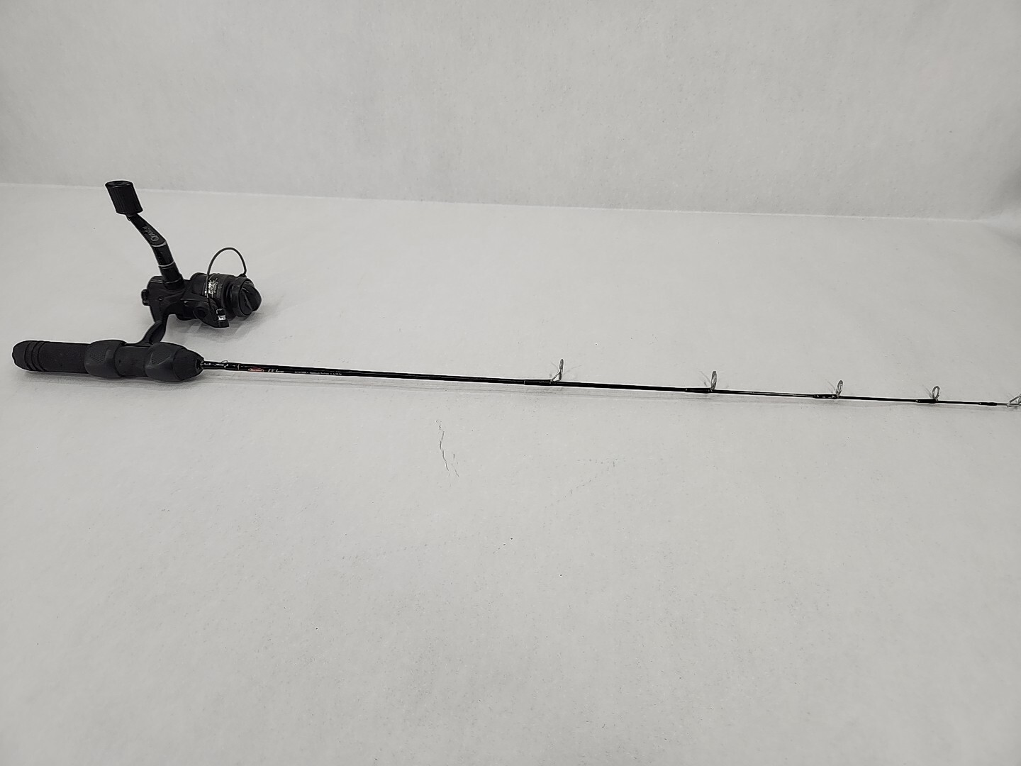 Berekley CE Ice Fishing Rod 30″ Medium Action 4-10 lb w/ Quantum Reel