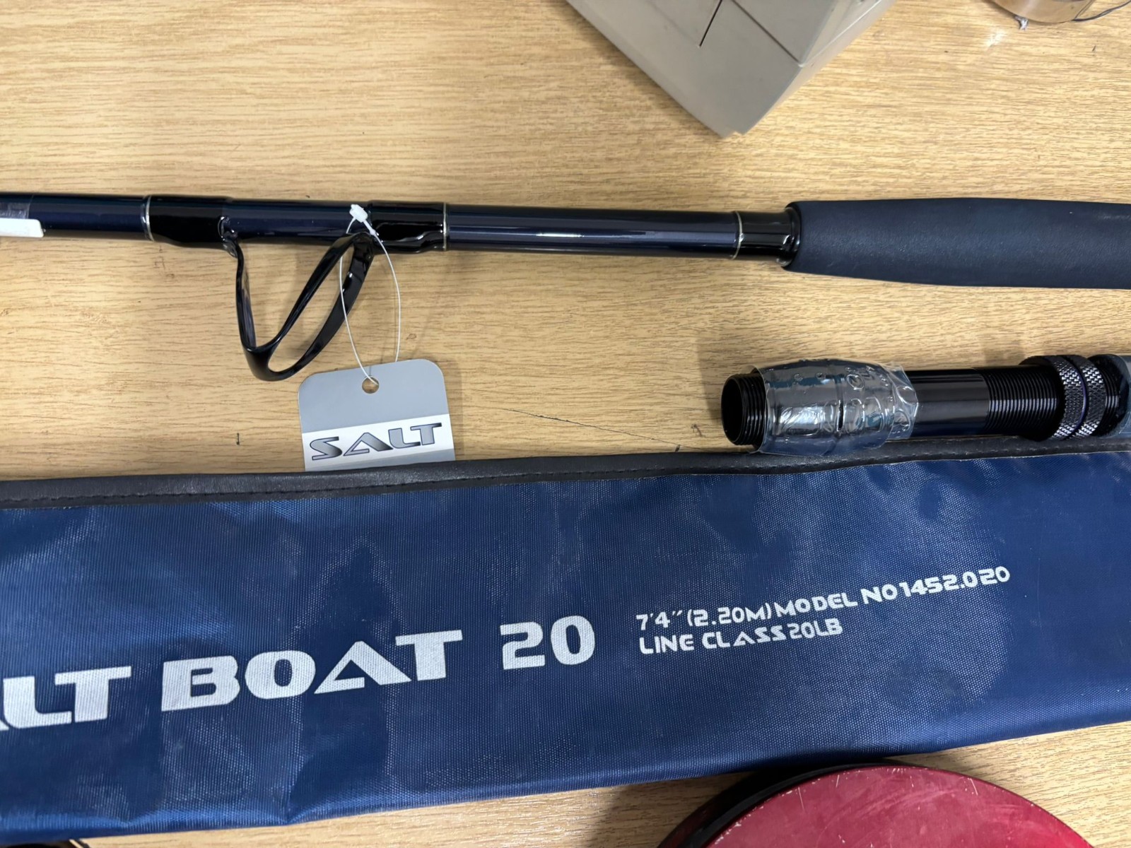 Excellent quality Shakespeare SALT Classic Sea Boat Fishing Rod 7ft 4in 20lb 2pc