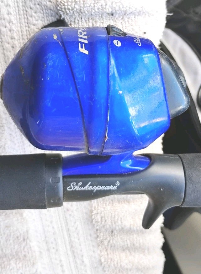 Shakespeare Firebird Bait Cast Fishing Rod And Reel Durango Graphite Rod 2 piece