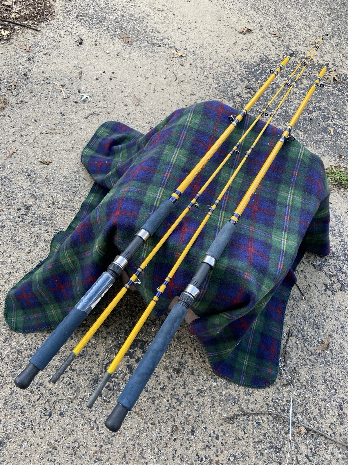 PAIR OF TRAVERSE BAY TACKLE 8’6″ TROLLING DOWNRIGGER SLAMMER RODS