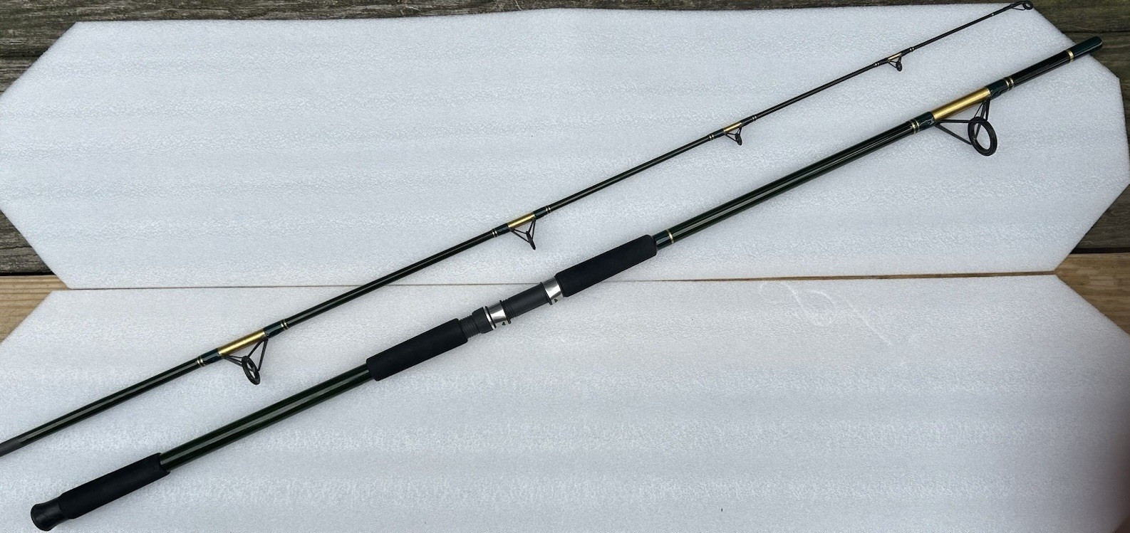 #1189 Used Vintage YAD 2 Piece Model # SSGS 9′ Medium Saltwater Spin Rod