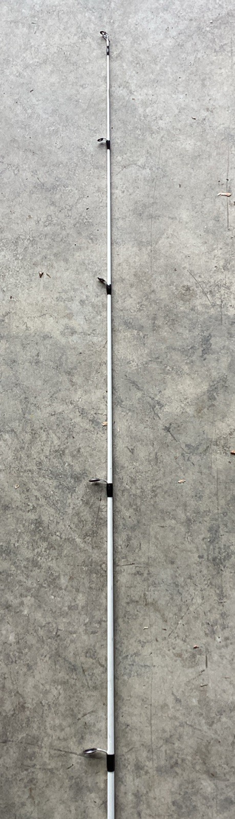 South Bend 6’6” Trophy Stalker Medium 2 Pc Spinning Fishing Rod. TS662MSP. Nice!