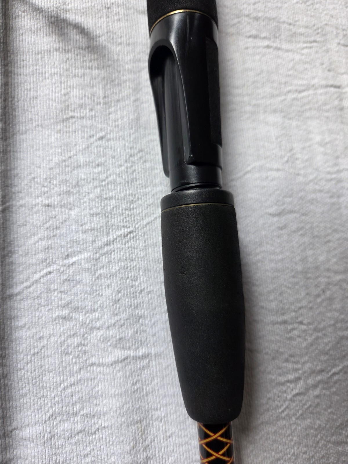 SHAKESPEARE 6′ UGLY STIK 2 PC SPINNING ROD – USED/DECENT