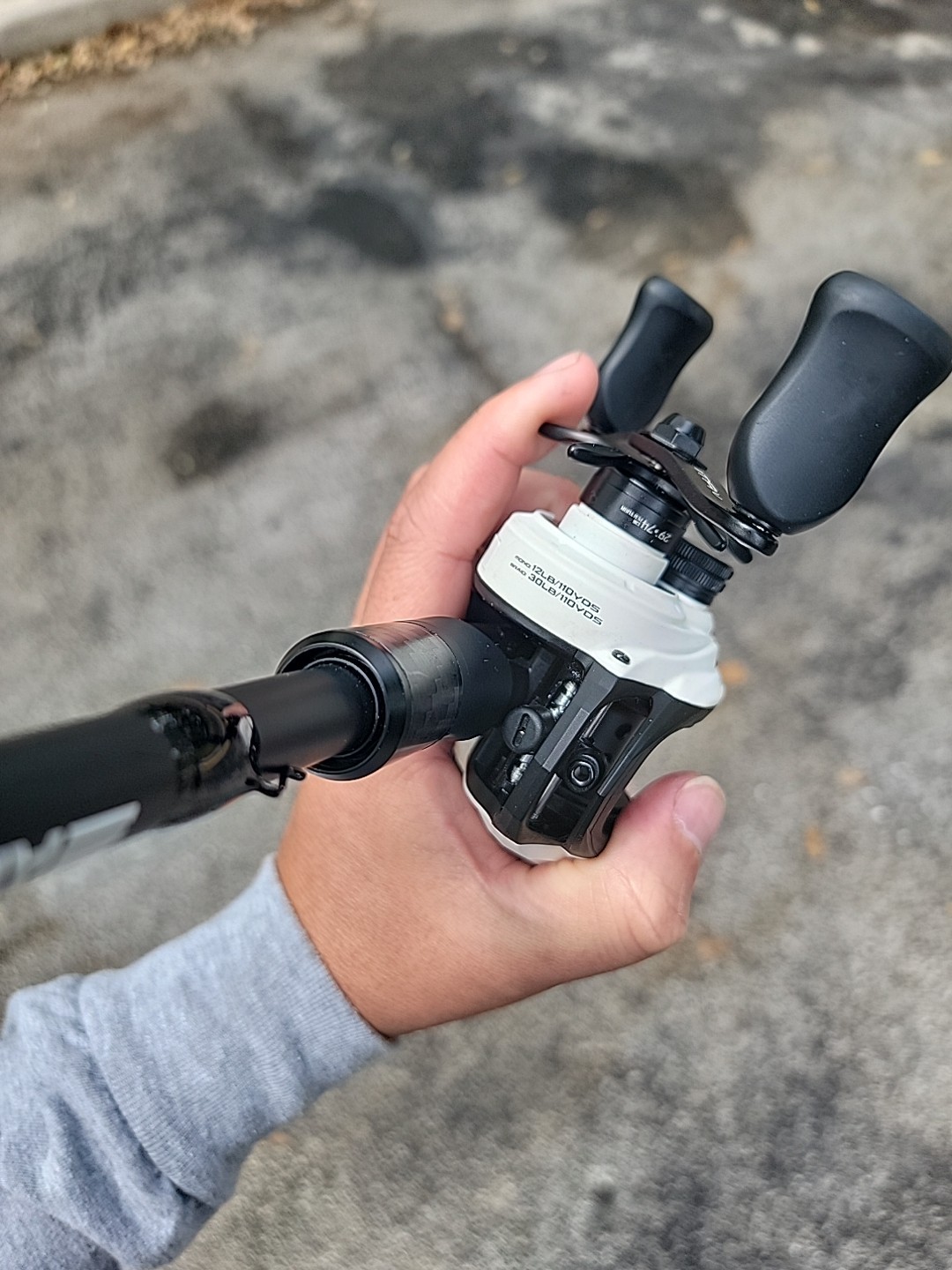 ABU GARCIA VERITAS CASTING ROD 7 foot 3 inch medium heavy. Combo