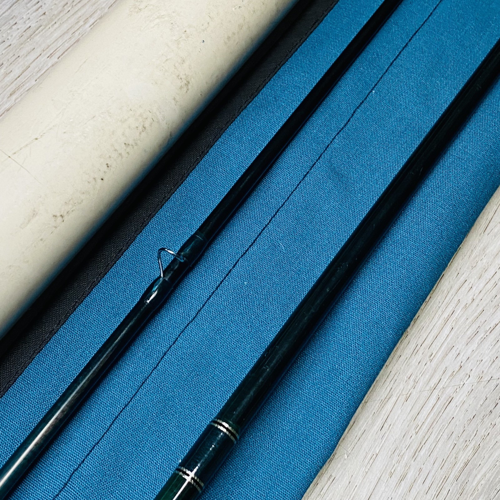 Sage Graphite IV 890 SP+ Fly Rod. 9 8wt. W/ Tube Sock.