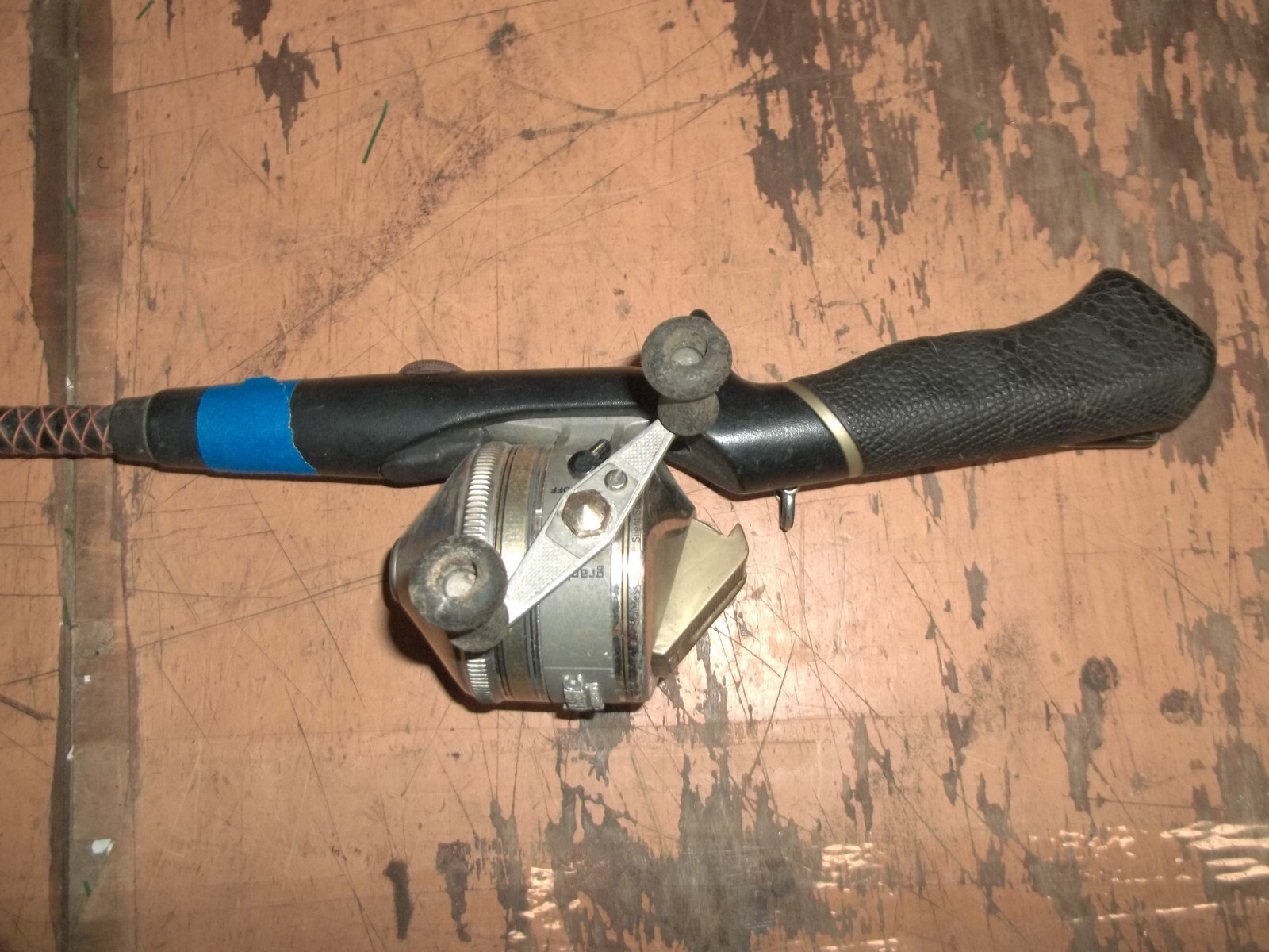 Ugly Stick SC1100 6′ W/ Reel