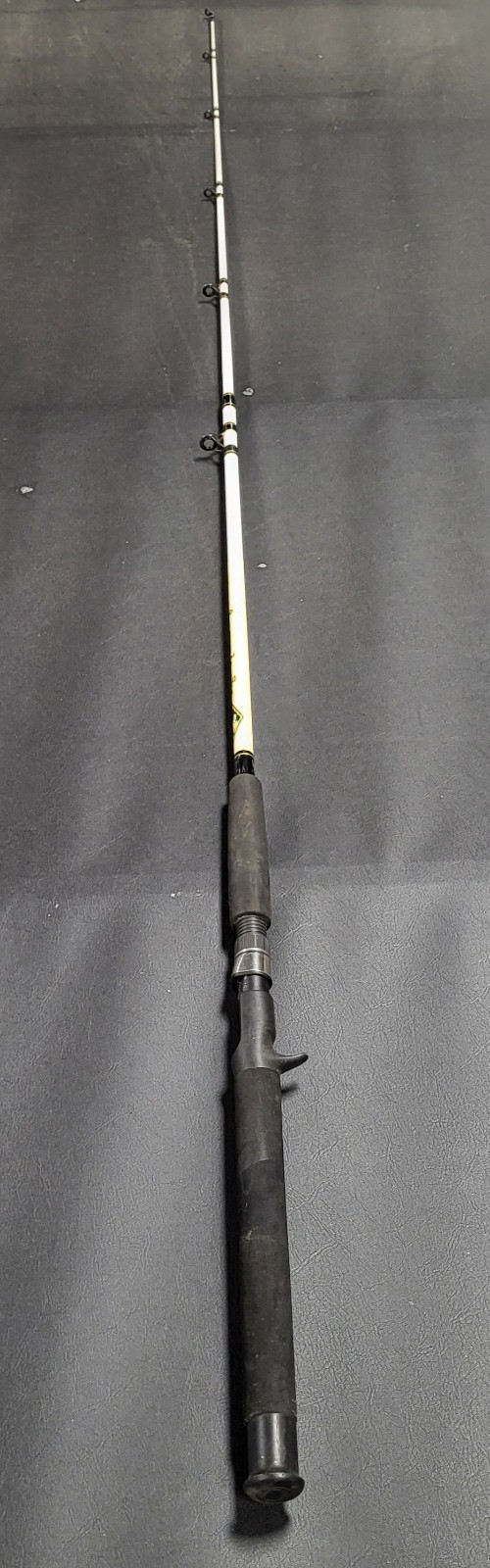 Shakespeare Tiger Bait Casting Rod 6’6″ TSC662MH, Medium Heavy, 2 Piece, EX Cond